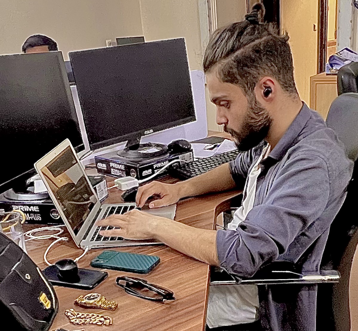 Dr.Link team member: Mohsen Fato - Senior Back-End Dev